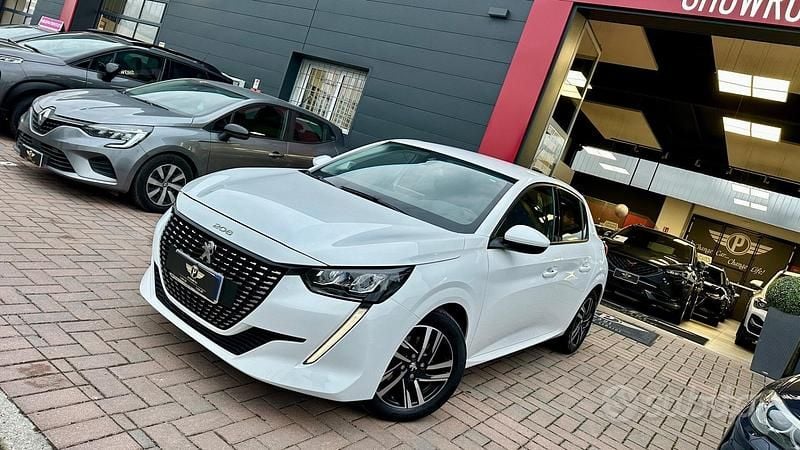 Usata Peugeot 208 Allure+ 101 CV (74 kW) 2020 Bianco Utilitaria