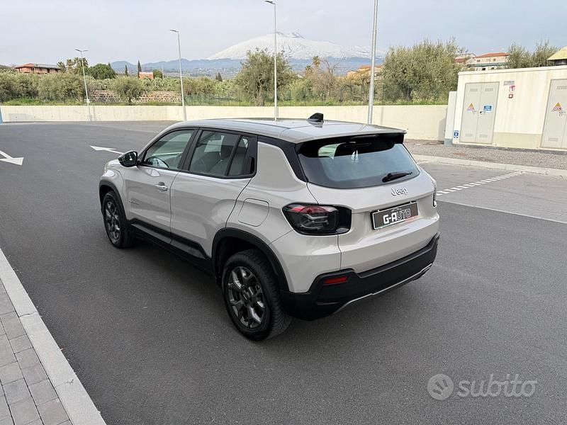 Usata Jeep Avenger 100 CV (73 kW) 2023 Grigio SUV