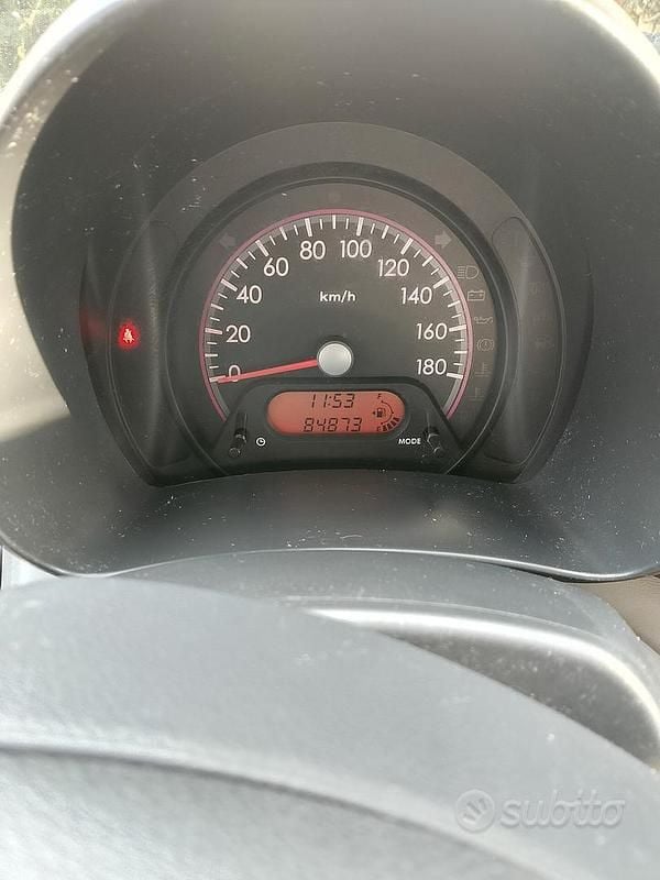 Usata Suzuki Alto 54 CV (39 kW) 2012 Rosso Utilitaria