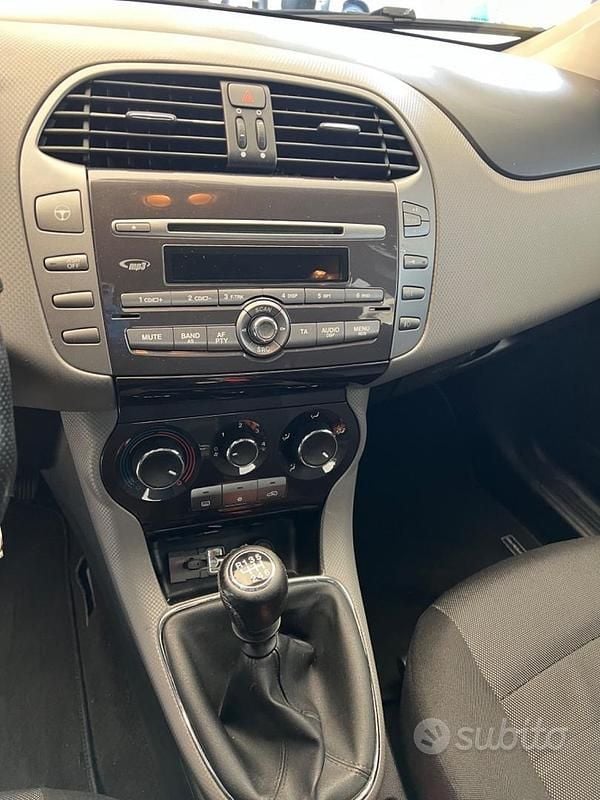 Usata Fiat Bravo Dynamic 120 CV (88 kW) 2011 Argento Utilitaria