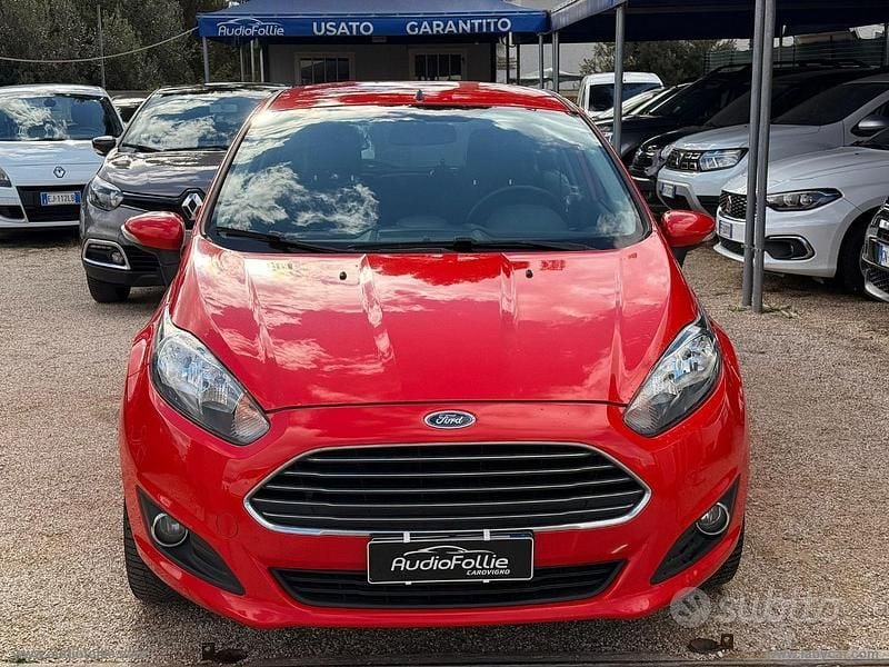 Usata Ford Fiesta Business Edition 95 CV (69 kW) 2015 Rosso Berlina