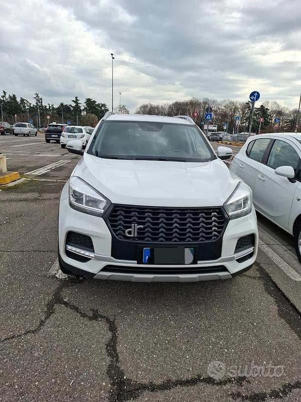 Bianco Usata 2024 DR DR 4.0 SUV | 18.000 € (Cara) - Immagine 1/4