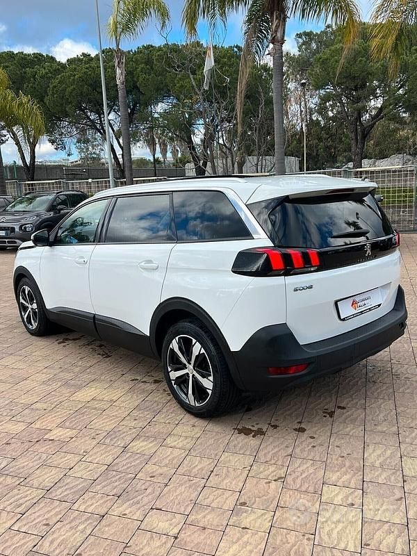 Usata Peugeot 5008 Business-Line 120 CV (88 kW) 2018 Bianco Monovolume