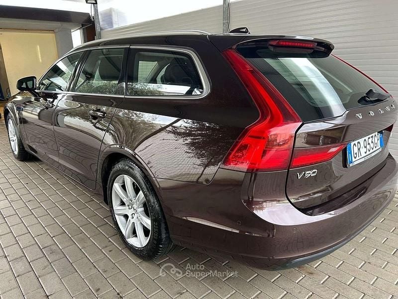 Usata Volvo V90 Momentum 150 CV (110 kW) 2017 Marrone Station wagon