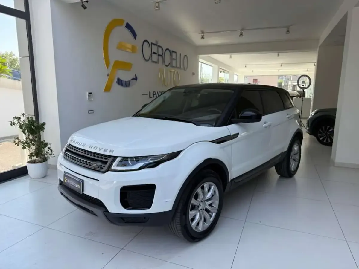Usata Land Rover Range Rover evoque SE Dynamic 150 CV (110 kW) 2018 Bianco/nero pastello SUV