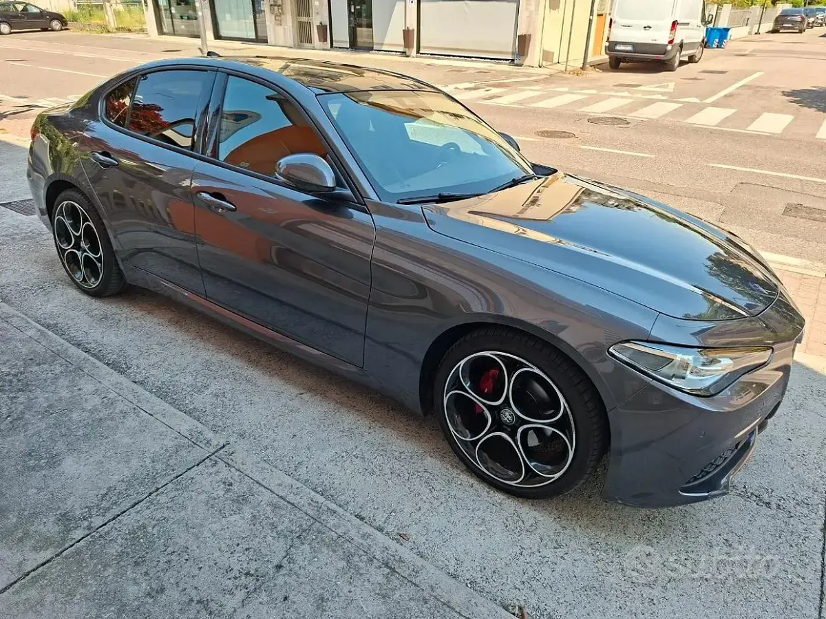 Usata Alfa Romeo Giulia Sprint 190 CV (139 kW) 2022 Grigio Berlina