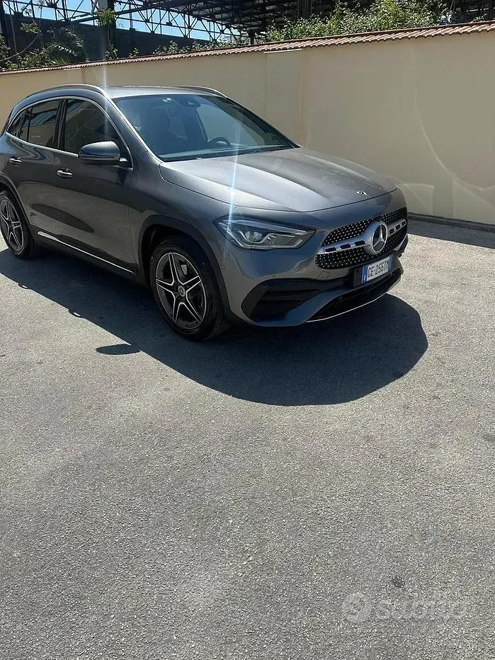 Usata Mercedes GLA200 AMG 150 CV (110 kW) 2021 Grigio SUV