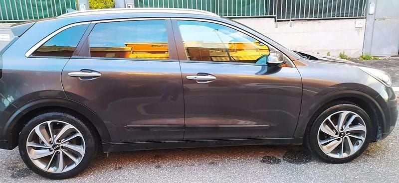 Usata Kia Niro Style 105 CV (77 kW) 2018 Grigio SUV