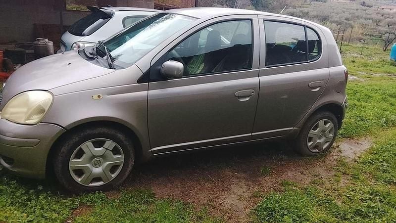 Usata Toyota Yaris 75 CV (55 kW) 2003 Berlina