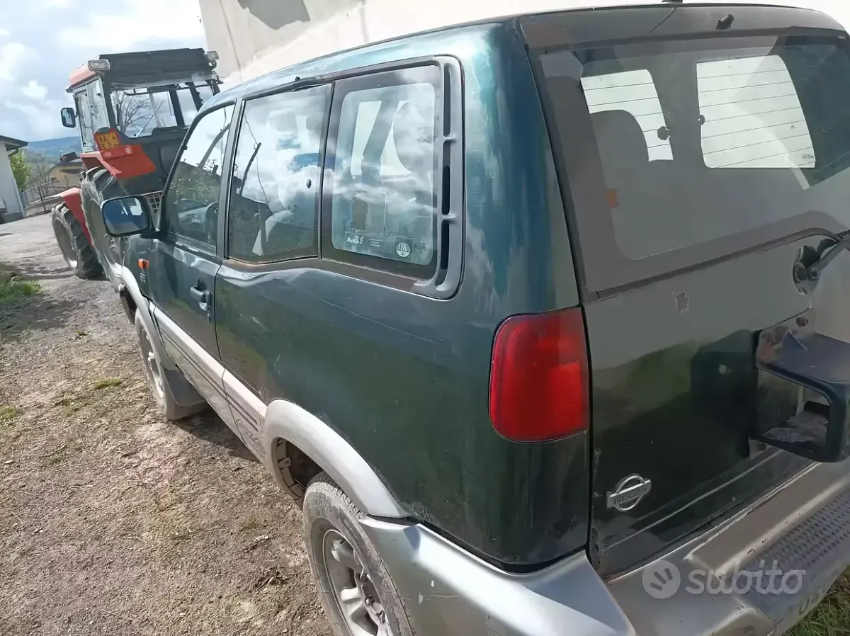 Usata Nissan Terrano 125 CV (91 kW) 1997 Verde SUV
