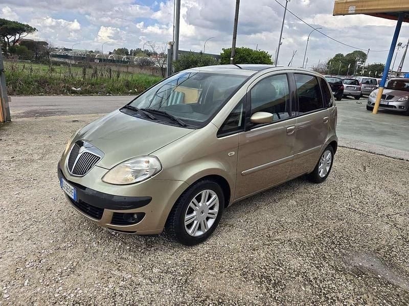 Usata Lancia Musa 95 CV (69 kW) 2007 Grigio Monovolume