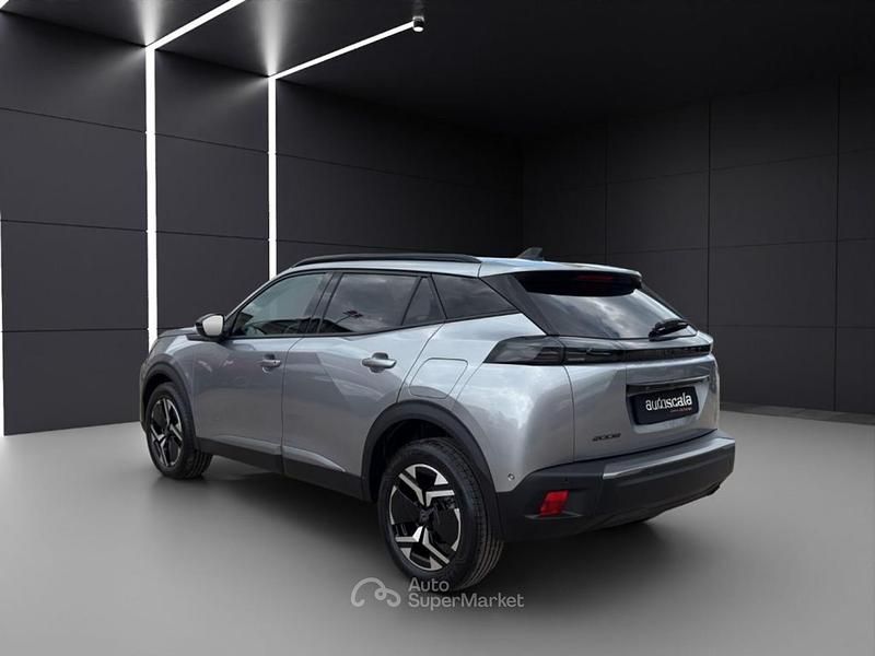 Usata Peugeot 2008 Allure 101 CV (74 kW) 2025 Gray SUV