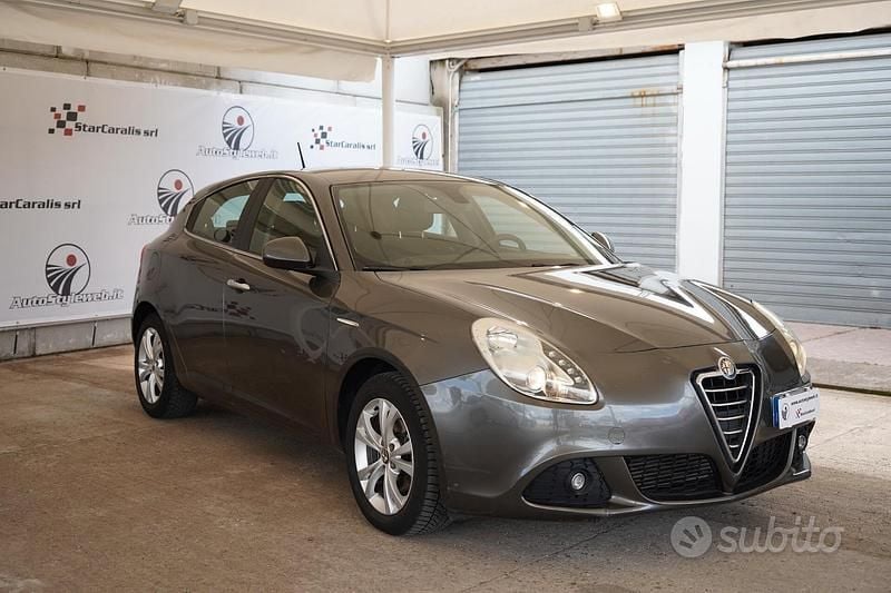 Usata Alfa Romeo Giulietta Distinctive 105 CV (77 kW) 2014 Grigio Utilitaria