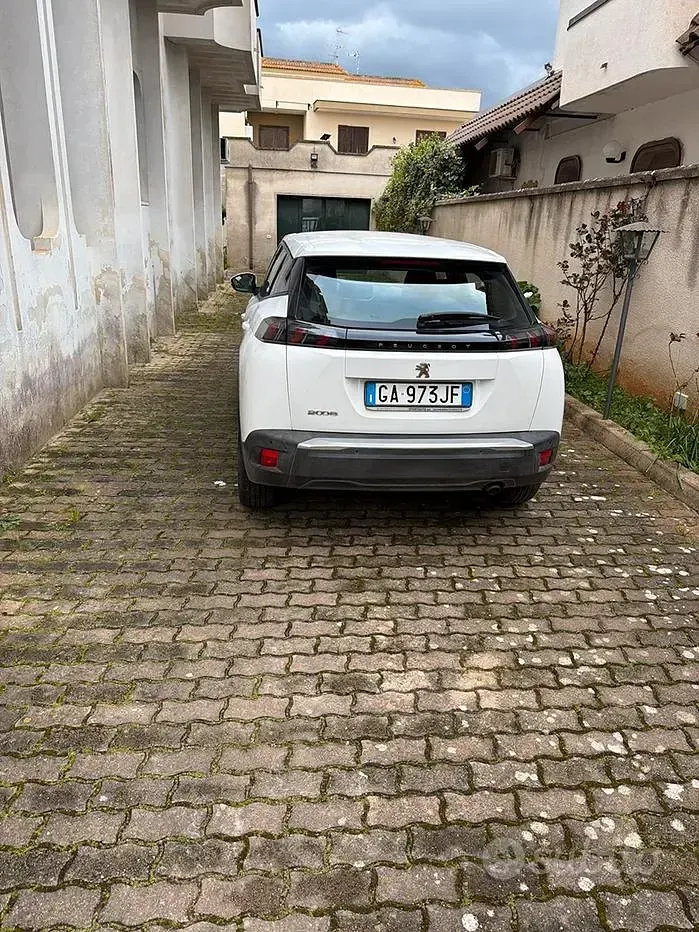 Usata Peugeot 2008 102 CV (75 kW) 2022 Bianco SUV