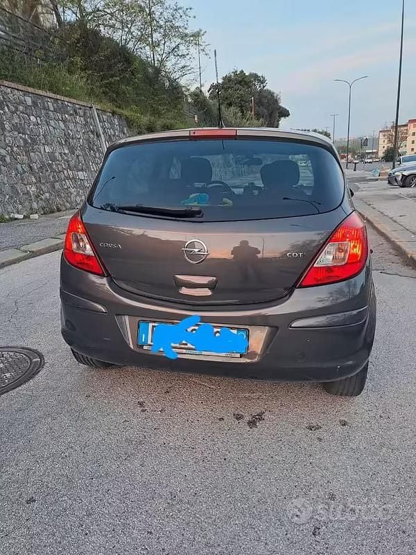 Usata Opel Corsa 95 CV (69 kW) 2014 Marrone Utilitaria