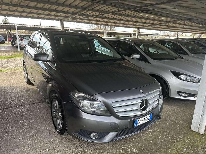 Usata Mercedes B180 Executive 109 CV (80 kW) 2014 Grigio Monovolume