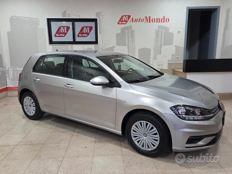 Usata VW Golf VII Trendline 110 CV (80 kW) 2018 Grigio Berlina