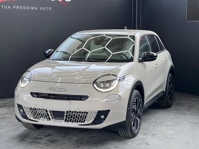 Beige Nuova 2025 Fiat 600 La Prima SUV | 26.900 € - Immagine 1/4