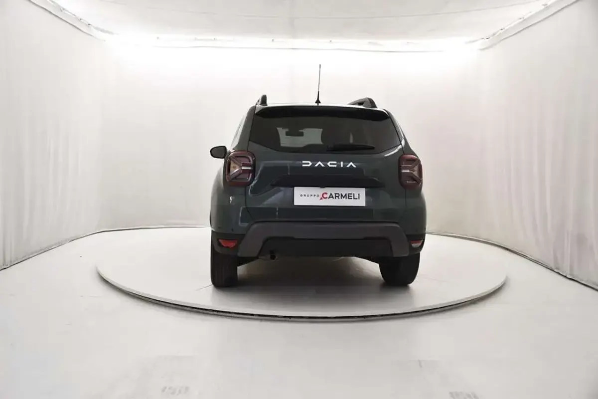 Usata Dacia Duster Journey 101 CV (74 kW) 2023 Grigio road SUV