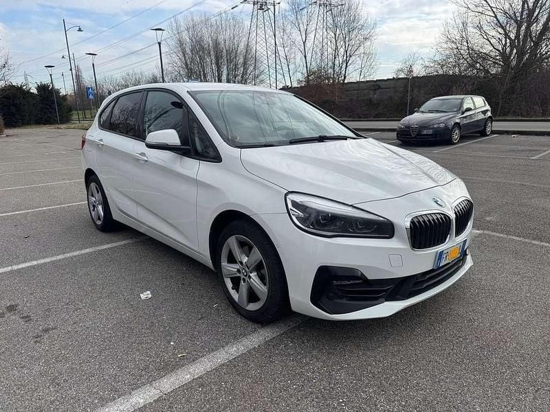 Usata BMW 218 Active Tourer Advantage 150 CV (110 kW) 2018 Bianco Monovolume