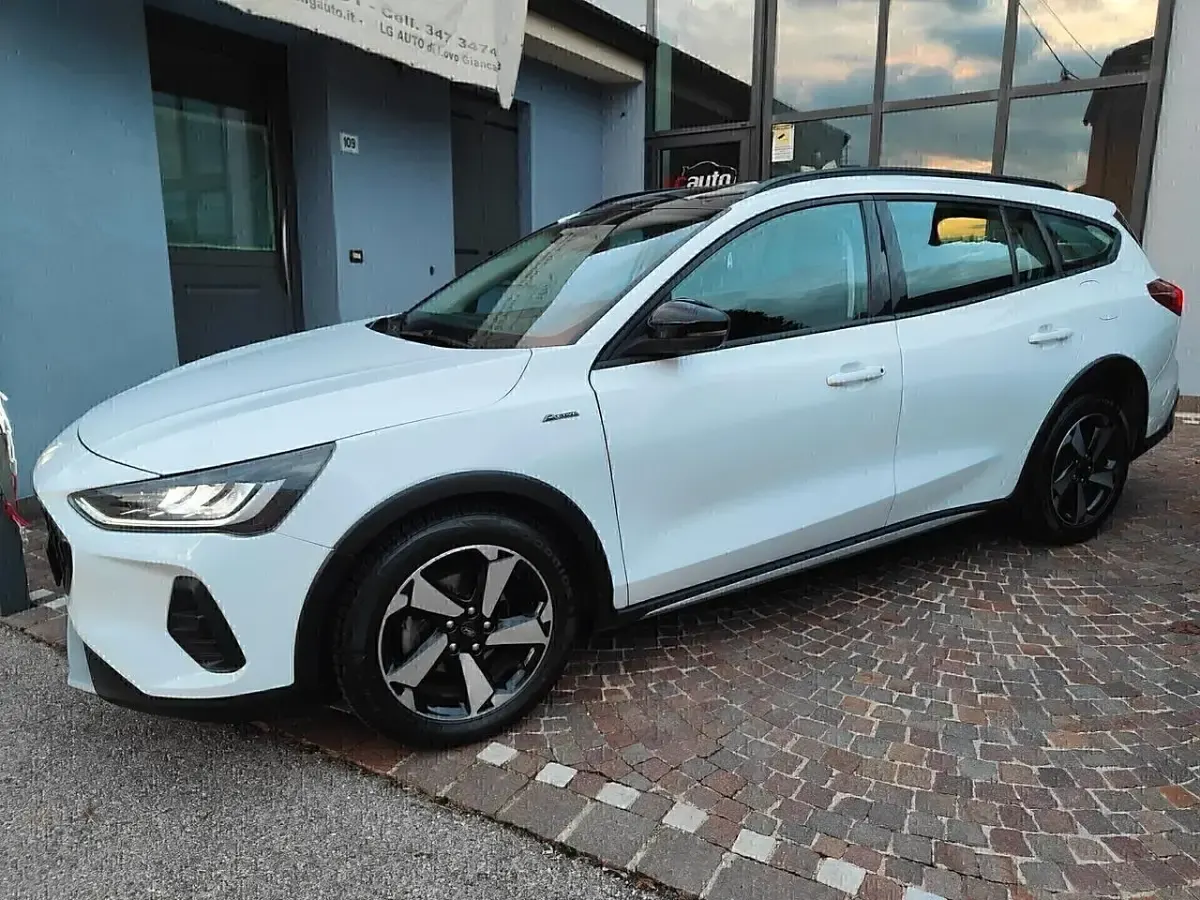 Usata Ford Focus Active 125 CV (91 kW) 2023 Bianco Station wagon
