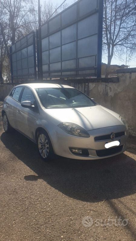Grigio Usata 2014 Fiat Bravo Utilitaria | 3500 € (Buon prezzo) - Immagine 1/4