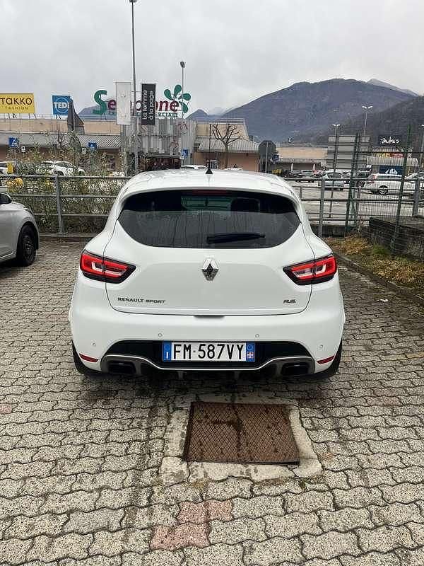 Second-hand Renault Clio IV Trophy 220 CP (161 kW) 2018 Berlinǎ