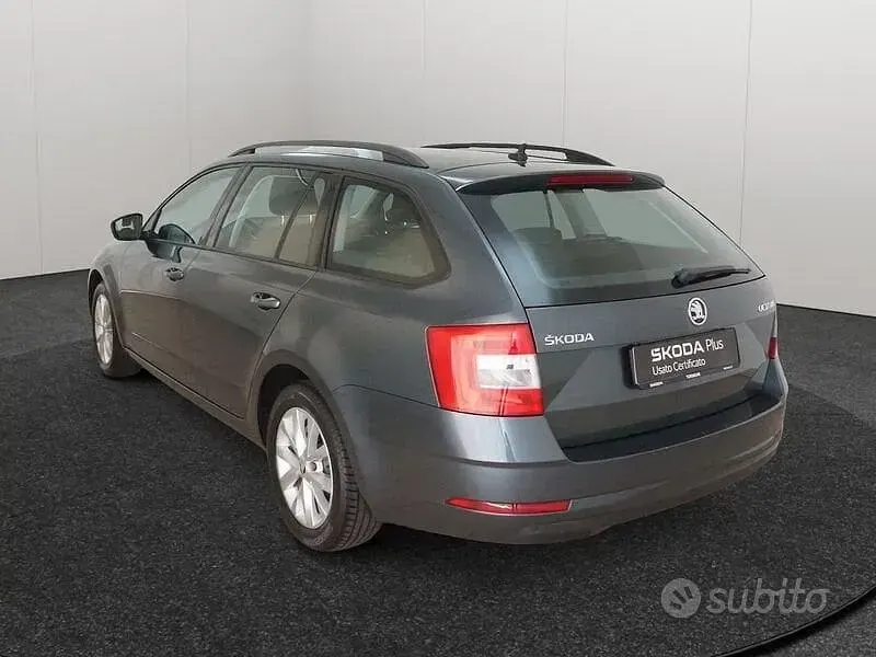 Usata Skoda Octavia Executive 116 CV (85 kW) 2020 Grigio Station wagon