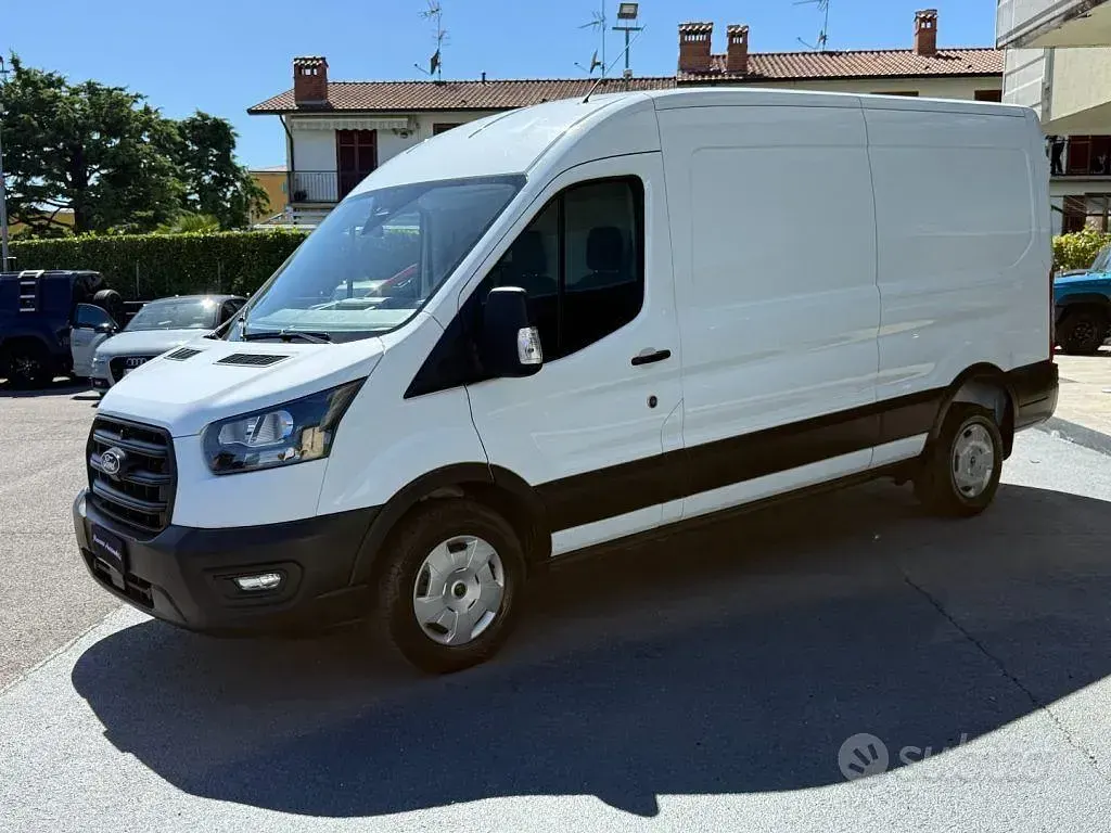 Begagnad Ford Transit Trend 131 HK (96 kW) 2024 Vit Halvkombi