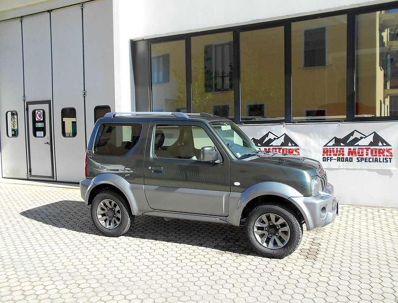 Usata Suzuki Jimny 86 CV (63 kW) 2018 Verde SUV