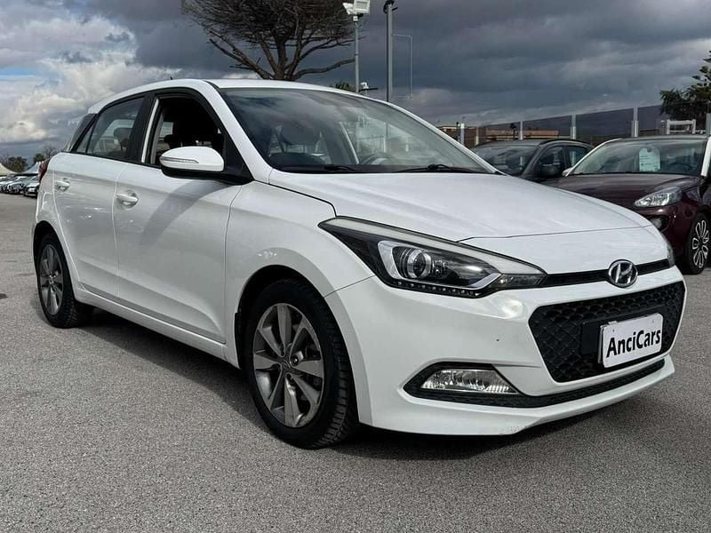 Usata Hyundai i20 Style 75 CV (55 kW) 2017 Bianco Utilitaria