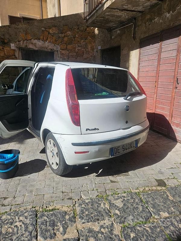 Usata Fiat Punto 80 CV (58 kW) 2006 Bianco Utilitaria