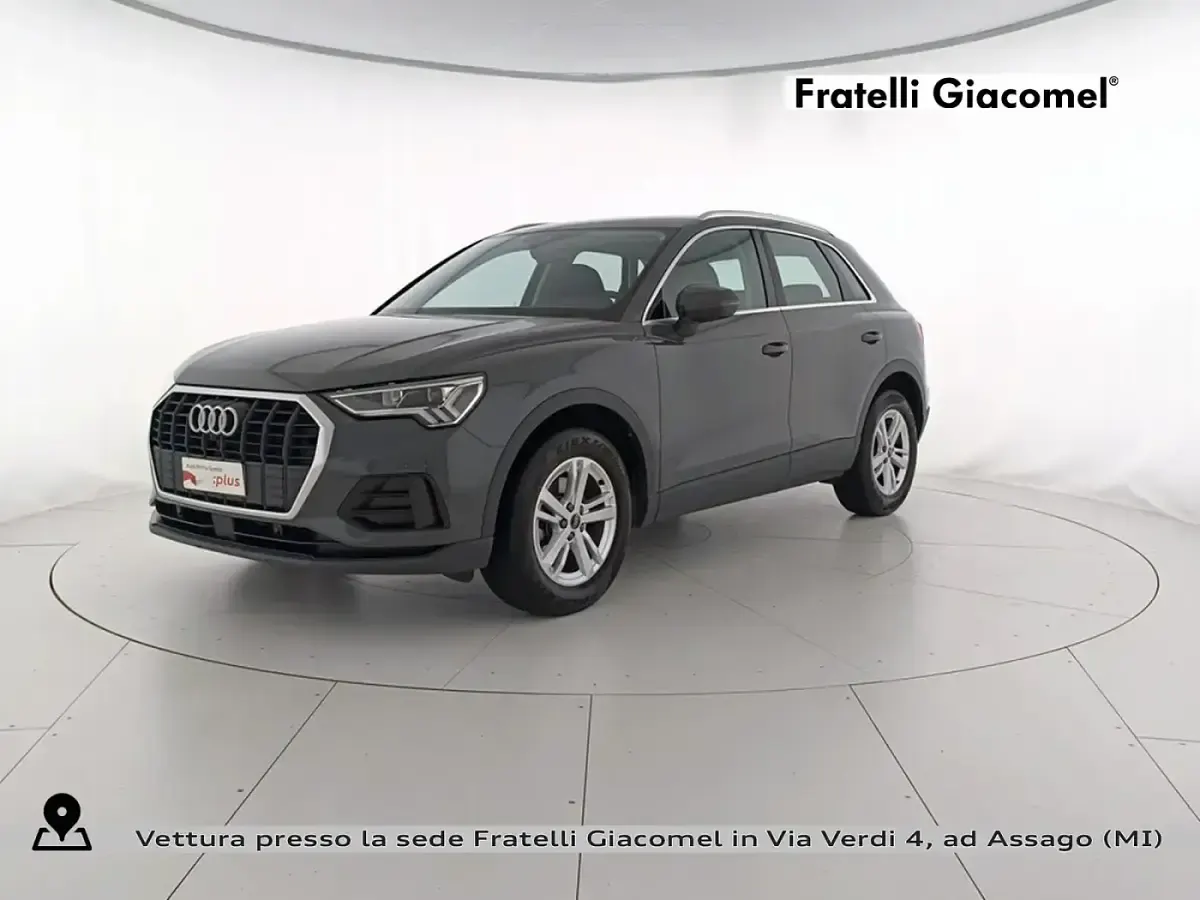 Käytetty Audi Q3 Business 150 HP (110 kW) 2023 Katumaasturi