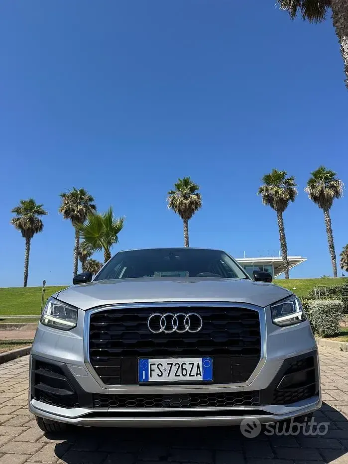 Usata Audi Q2 Sport 116 CV (85 kW) 2017 Grigio SUV