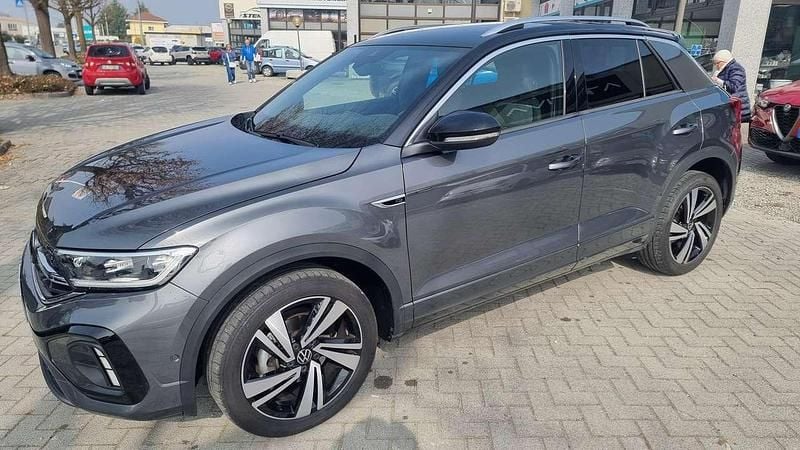 Usata VW T-Roc R-line 116 CV (85 kW) 2022 Grigio SUV