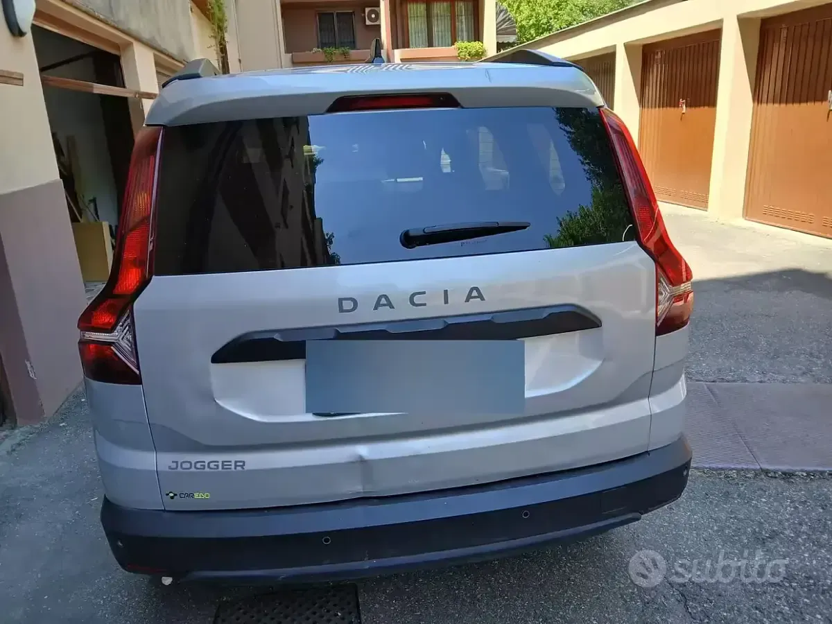 Usata Dacia Jogger 101 CV (74 kW) 2022 Grigio Monovolume