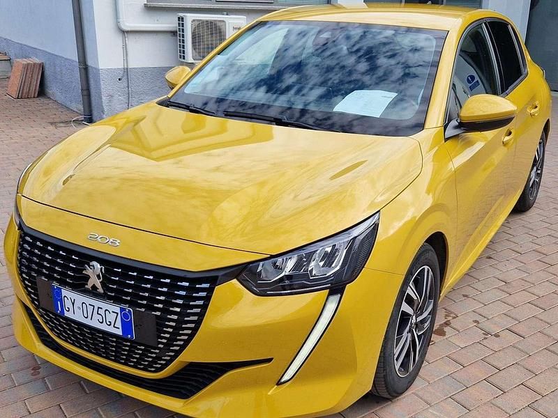 Usata Peugeot 208 Allure 101 CV (74 kW) 2021 Giallo Utilitaria