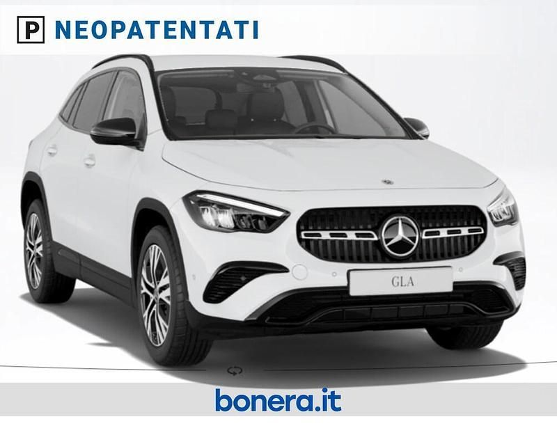 Nuova Mercedes GLA180 Advanced Plus 116 CV (85 kW) 2025 Bianco SUV