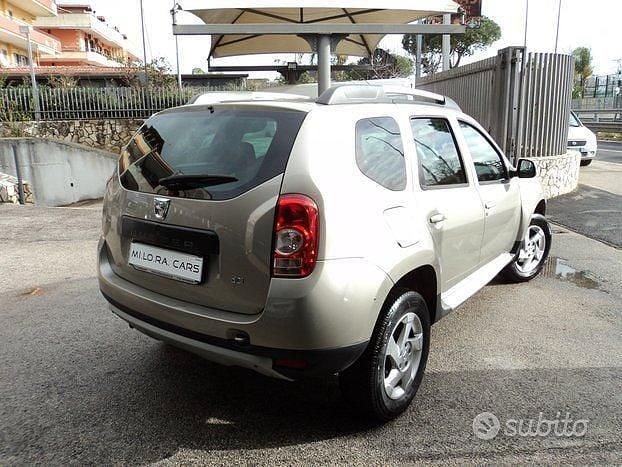 Usata Dacia Duster Lauréate 110 CV (80 kW) 2012 Oro SUV