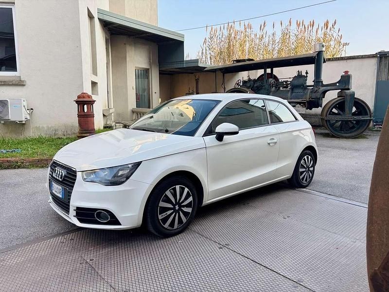 Usata Audi A1 Attraction 86 CV (63 kW) 2011 Bianco Utilitaria