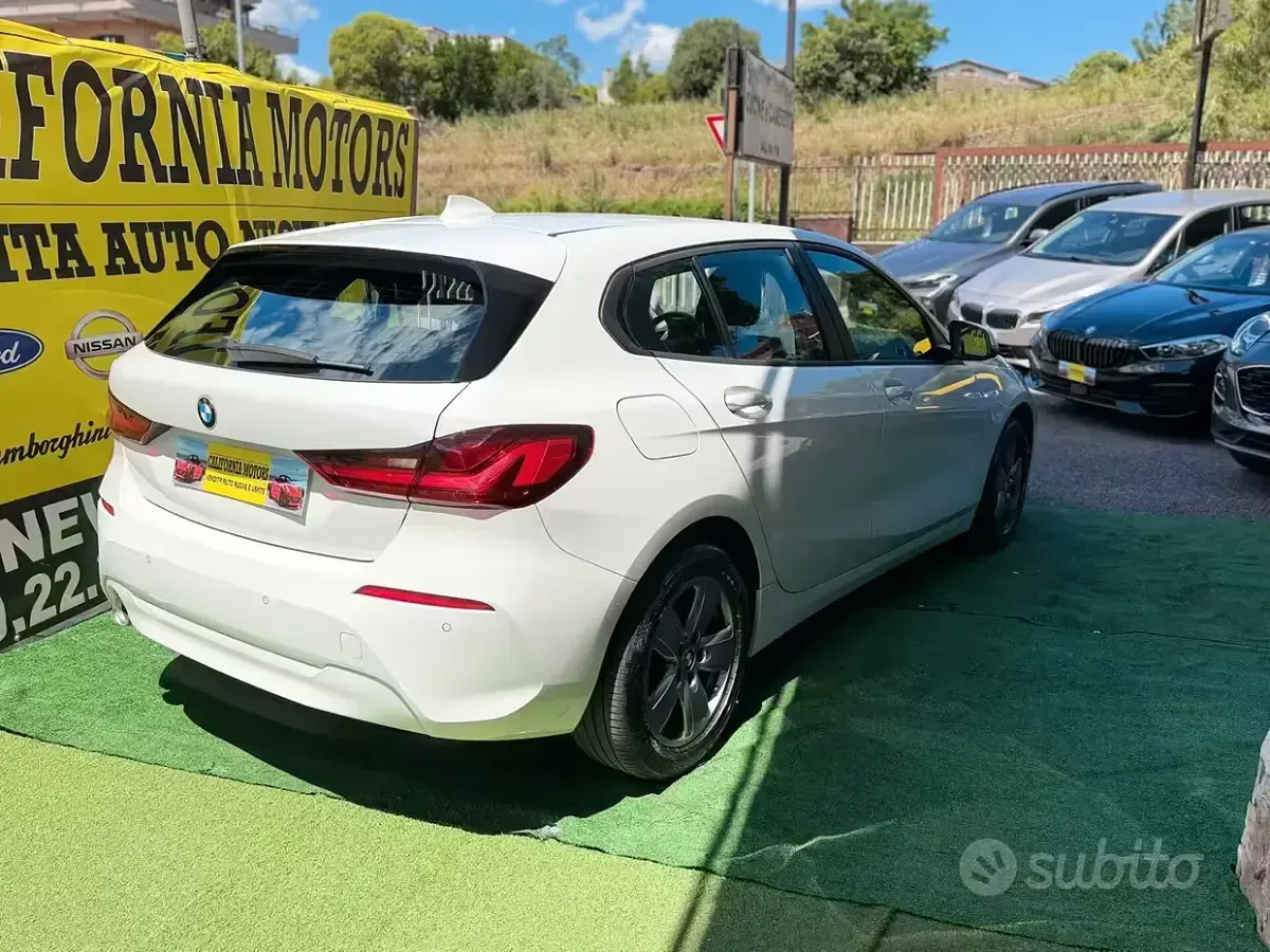 Usata BMW 116 Sport Line 116 CV (85 kW) 2020 Bianco Utilitaria
