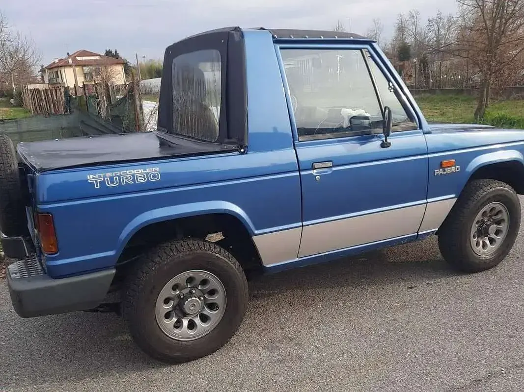 Usata Mitsubishi Pajero Top 95 CV (69 kW) 1990 Blu/azzurro SUV