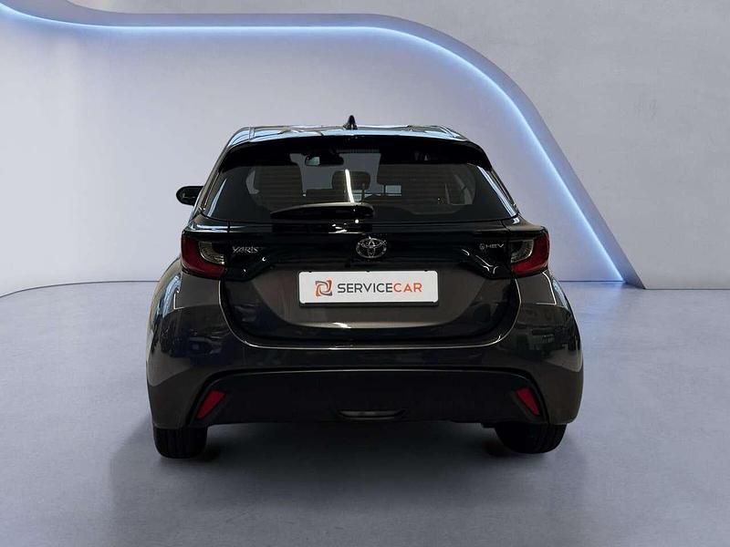 Usata Toyota Yaris Hybrid Active 92 CV (67 kW) 2025 Grigio Berlina