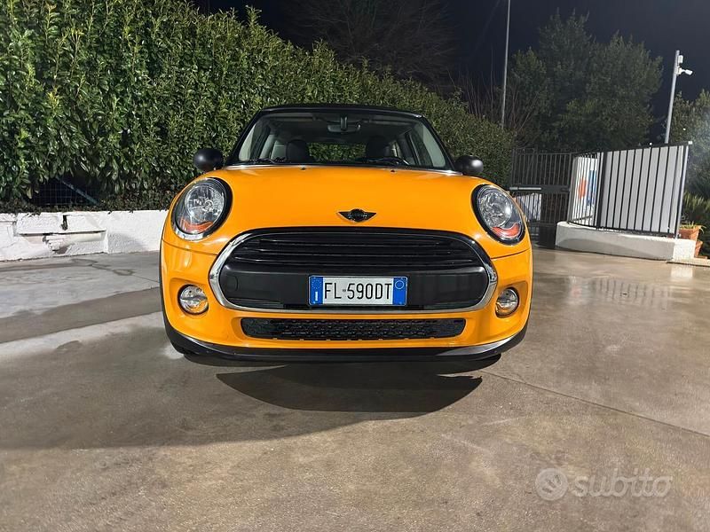 Usata Mini ONE 74 CV (54 kW) 2017 Giallo Utilitaria