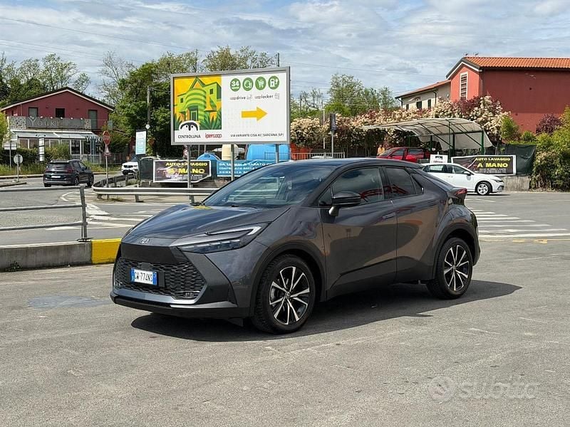 Usata Toyota C-HR Trend 98 CV (72 kW) 2024 Grigio SUV