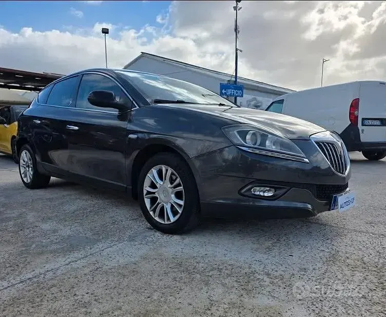 Usata Lancia Delta 120 CV (88 kW) 2011 Nero Utilitaria