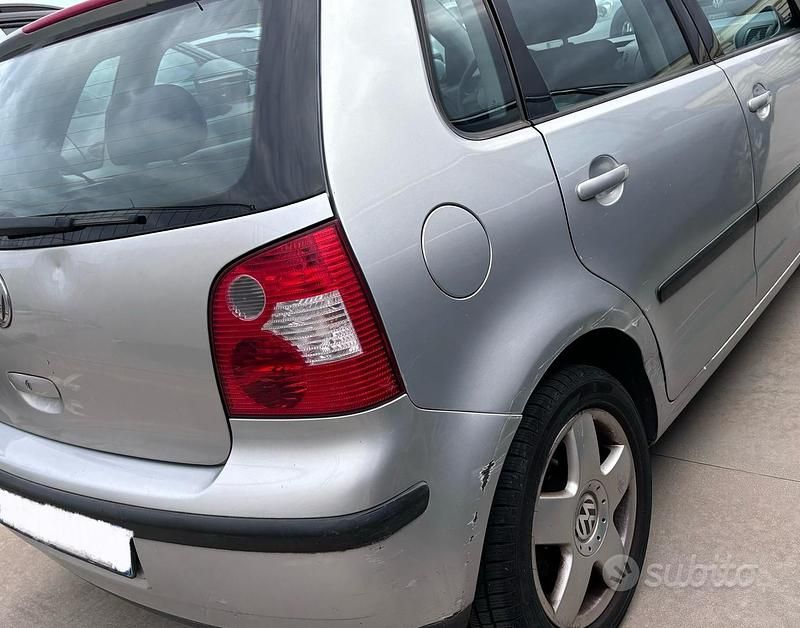 Usata VW Polo Trendline 75 CV (55 kW) 2003 Grigio Berlina