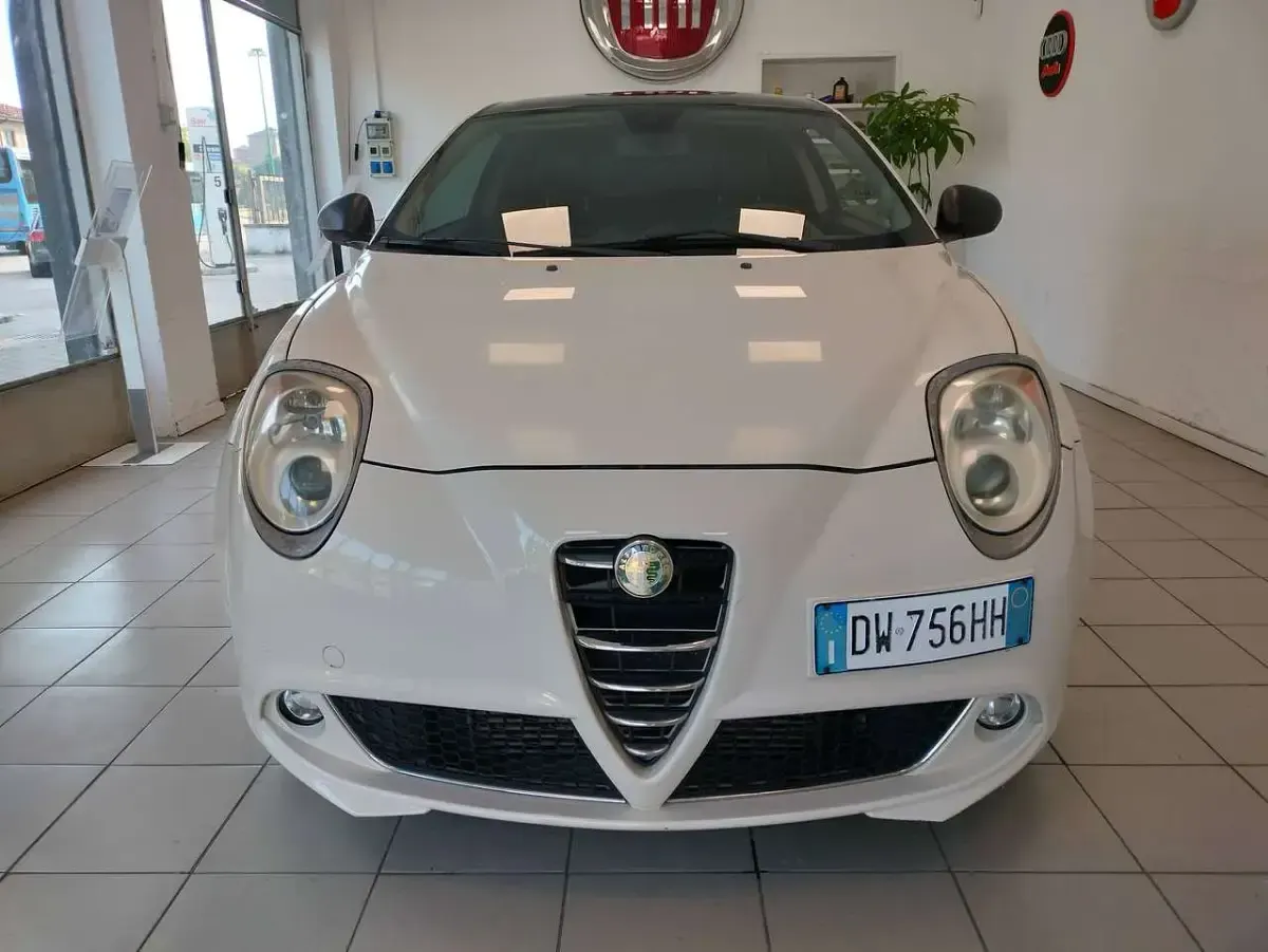 Usata Alfa Romeo MiTo Distinctive 155 CV (114 kW) 2009 Tetto nero Utilitaria