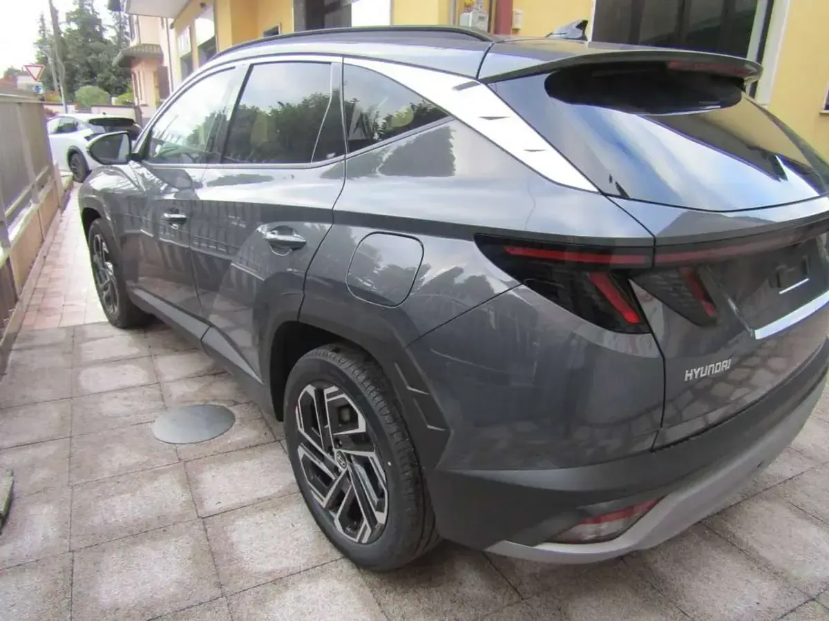 Nuova Hyundai Tucson 179 CV (131 kW) 2026 Grigio SUV