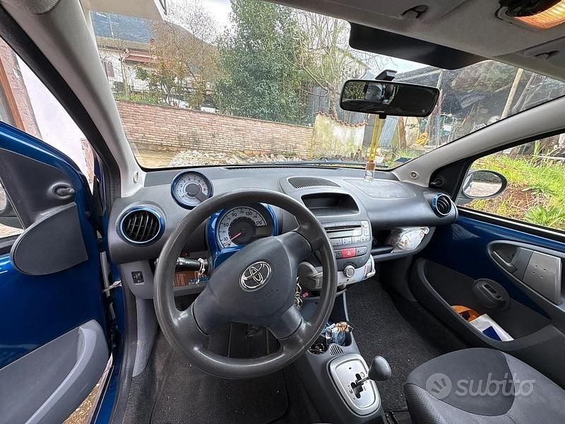 Usata Toyota Aygo 2005 Blu Utilitaria